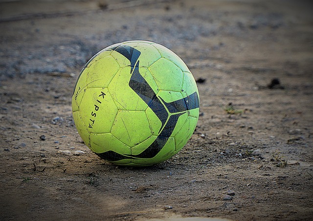 跟队：预计利物浦在下赛季前进行投资，签一名新的9号位球员.