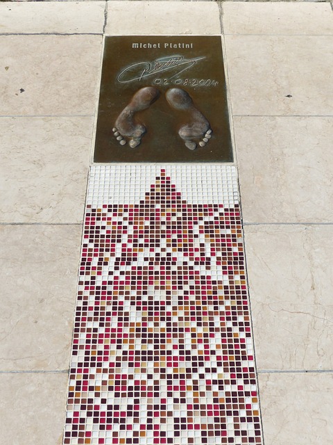 将通过控球 将通过控球